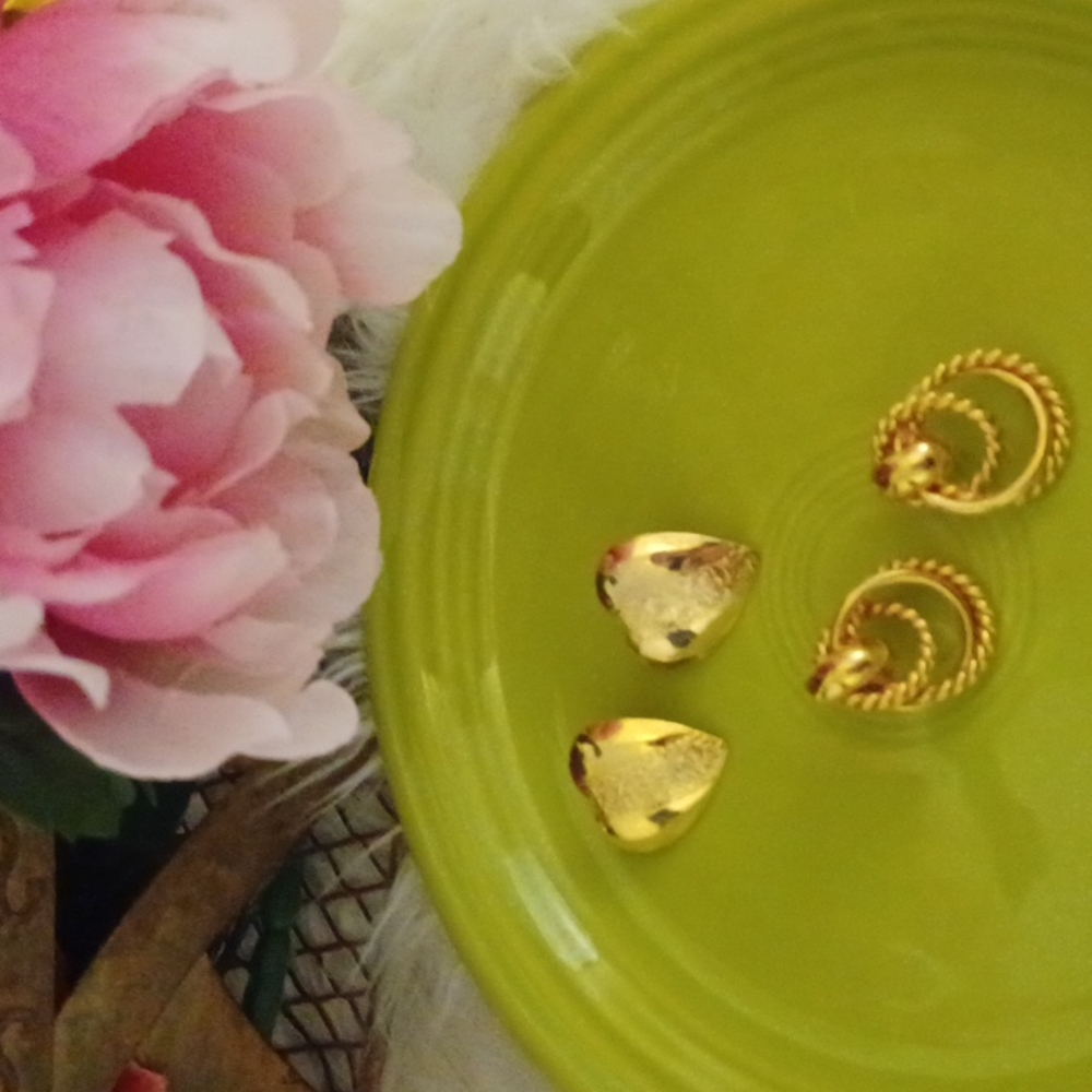 2 pr of beautiful vintage earrings